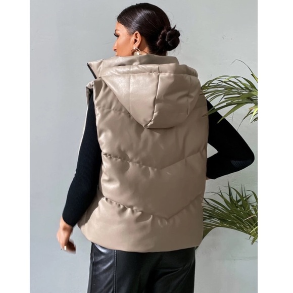 NEW women’s Leather oversized puffer leather vest hood SM / M - Picture 3 of 14